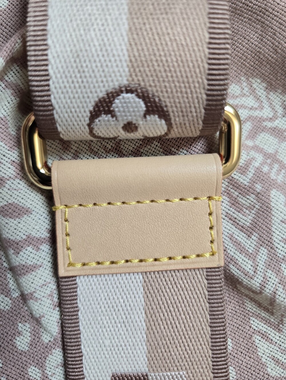 NEW Louis Vuitton Bandouliére Beige Guitar Strap - Picture 7 of 15